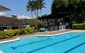Hotel Campestre Santa Lucia